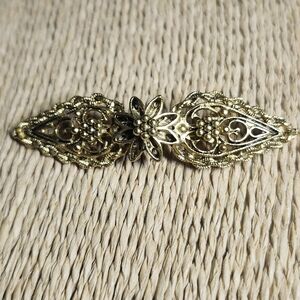 Vintage brooch Art Deco Gold tone pin with beautiful detailing floral & dots